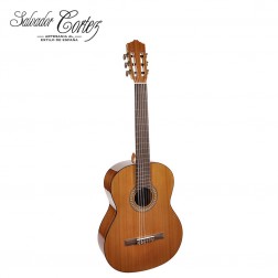 La chitarra classica Salvador Cortez CC-22 solid top, è uno strumento realizzato con legni e meccanica di qualità. Acquistala a buon prezzo da Palladium Music.